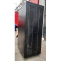 Gabinete de Piso 42RU 2.10 mts altura 0.80 x 1.20 mts de fondo 4 ruedas