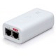 Adaptador PoE Ubiquiti U-POE-AF (48 VDC, 0.32 A) puerto Gigabit, equipos UniFi