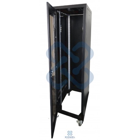 Gabinete de Piso 42RU 2.10 mts x 0.60 x 0.80 mts de fondo 4 Ruedas
